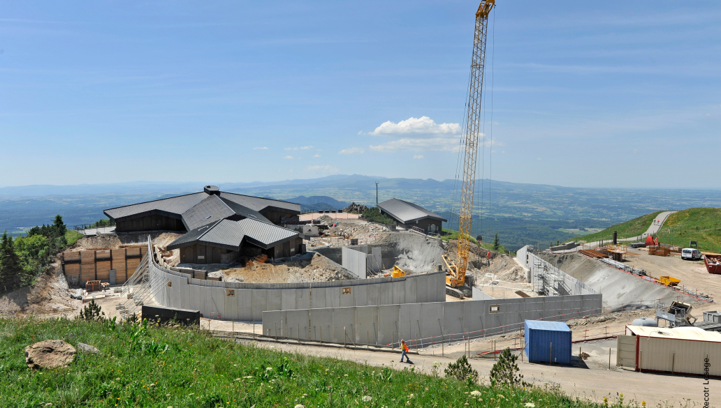 Mountain railway station at the Puy de Dôme (France)