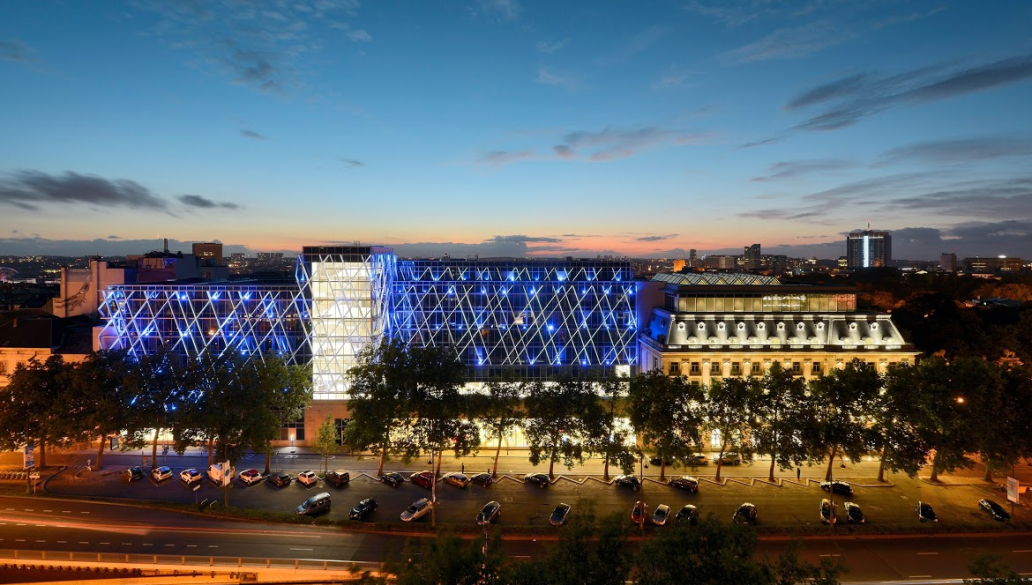 AXA: 500.000 ft² of smart office space
